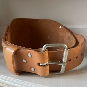 Weightlifting Belt Small 24 - 28 Heavy Duty Like New Altus Leather Athletic